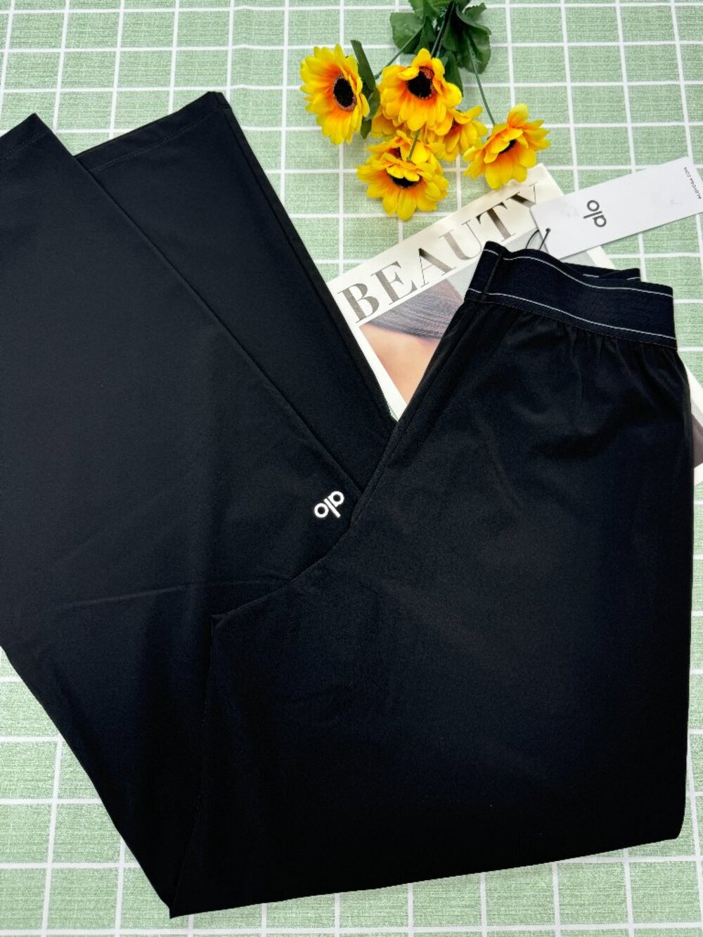 🌹 Women's Black ALO Yoga High Rise Suit Up Pants  🤭 (Regular Length) - NWT - Picture 5 of 9